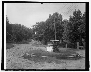 Cannon at Braddock Road and Russell Road, c. 1916